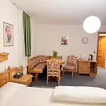 Dreischlaeger Hof 3* Neustadt (Wied)