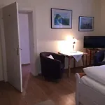 Dreischlaeger Hof 3*