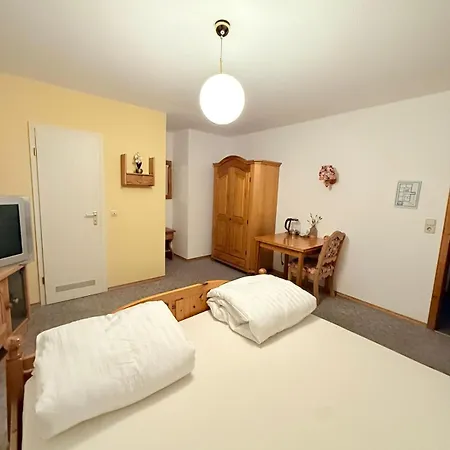 Dreischläger Hof 3*