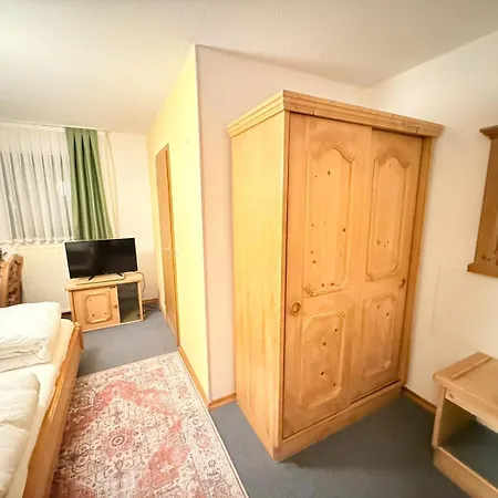 מלון Dreischlaeger Hof 3*