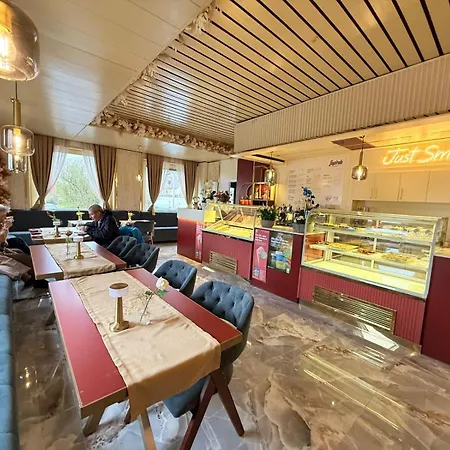 Dreischlaeger Hof 3*