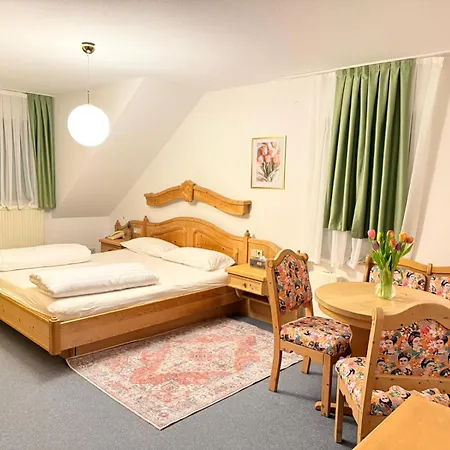 מלון Dreischlaeger Hof Neustadt (Wied)