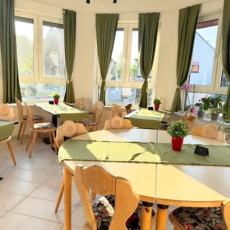 מלון Dreischlaeger Hof Neustadt (Wied)