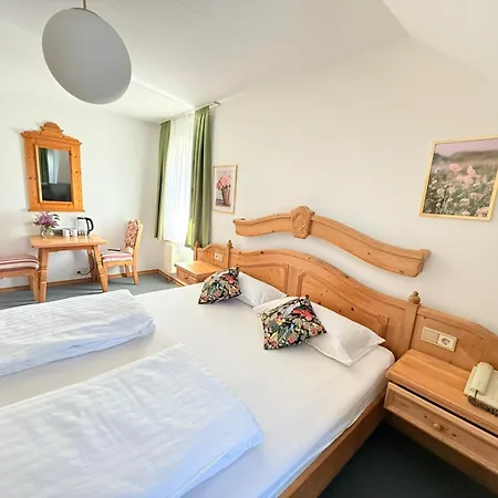 Dreischlaeger Hof 3* Neustadt (Wied)