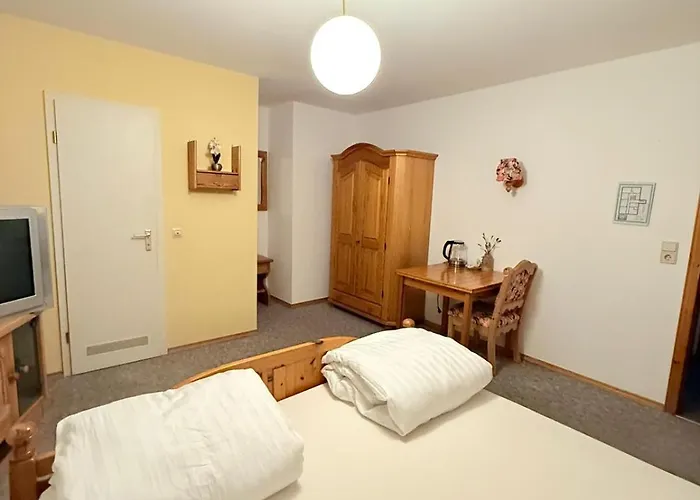 Dreischlaeger Hof 3*